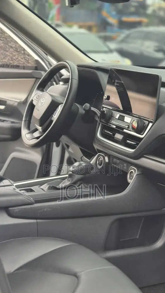 Toyota Grand Highlander XLE AWD 2024 White