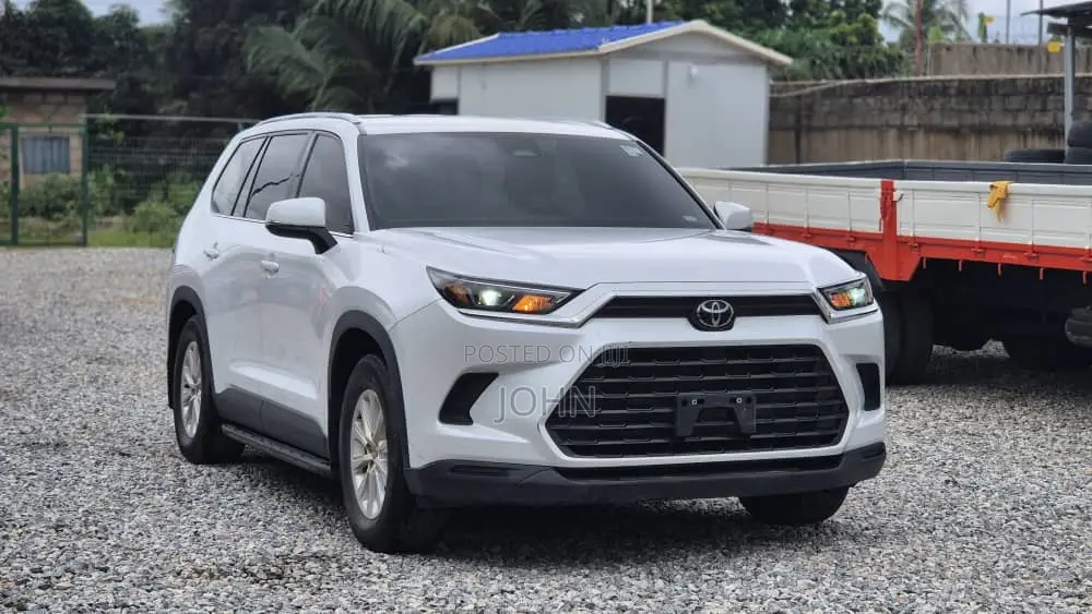 Toyota Grand Highlander XLE AWD 2024 White