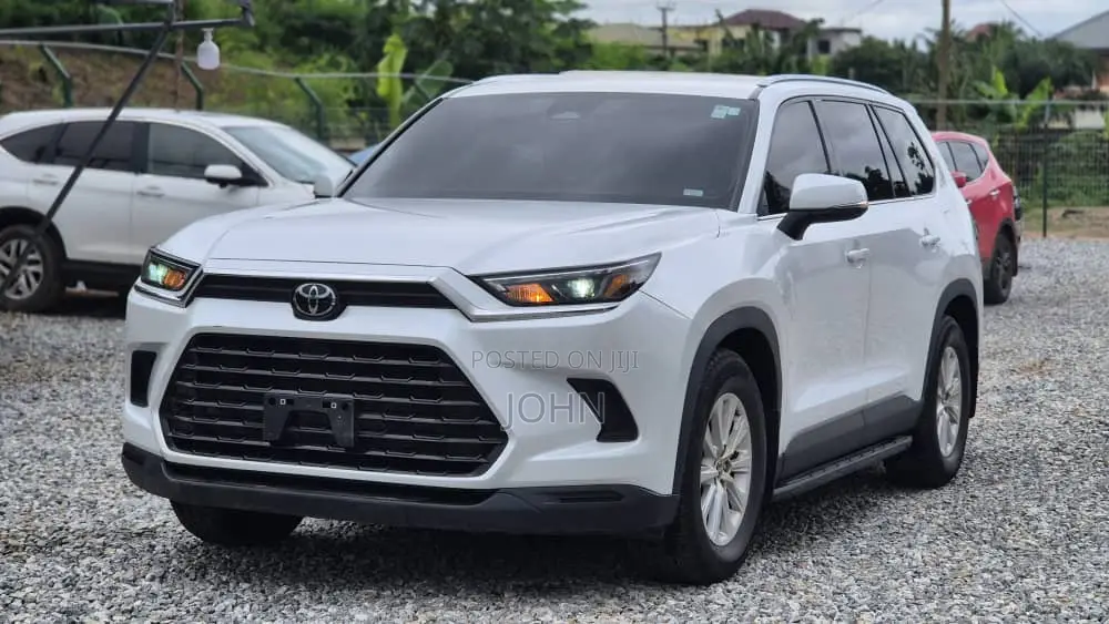 Toyota Grand Highlander XLE AWD 2024 White