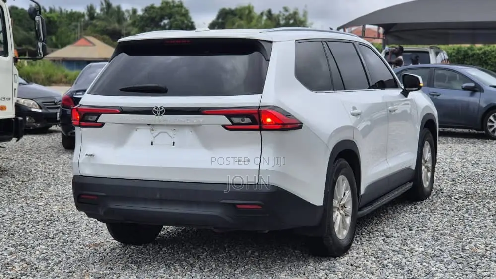 Toyota Grand Highlander XLE AWD 2024 White