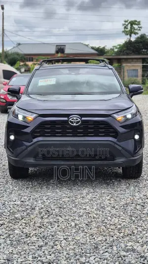 Toyota RAV4 XLE Premium 2025 Blue