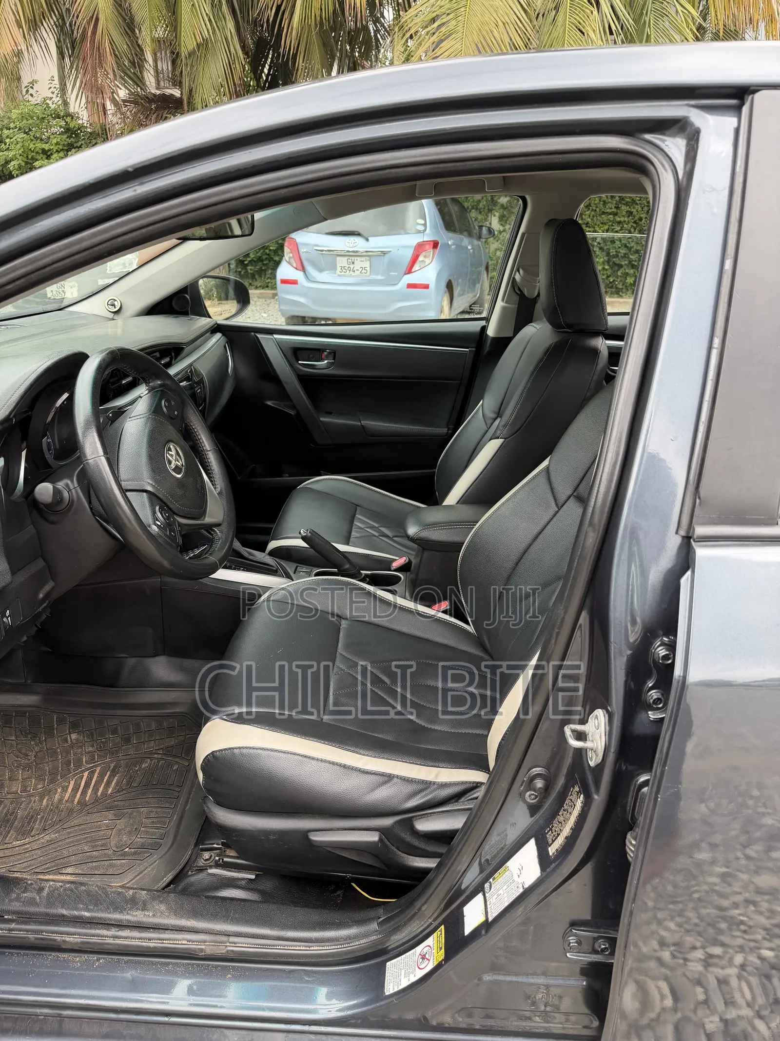Toyota Corolla LE 4dr Sedan (1.8L 4cyl CVT) 2016 Gray
