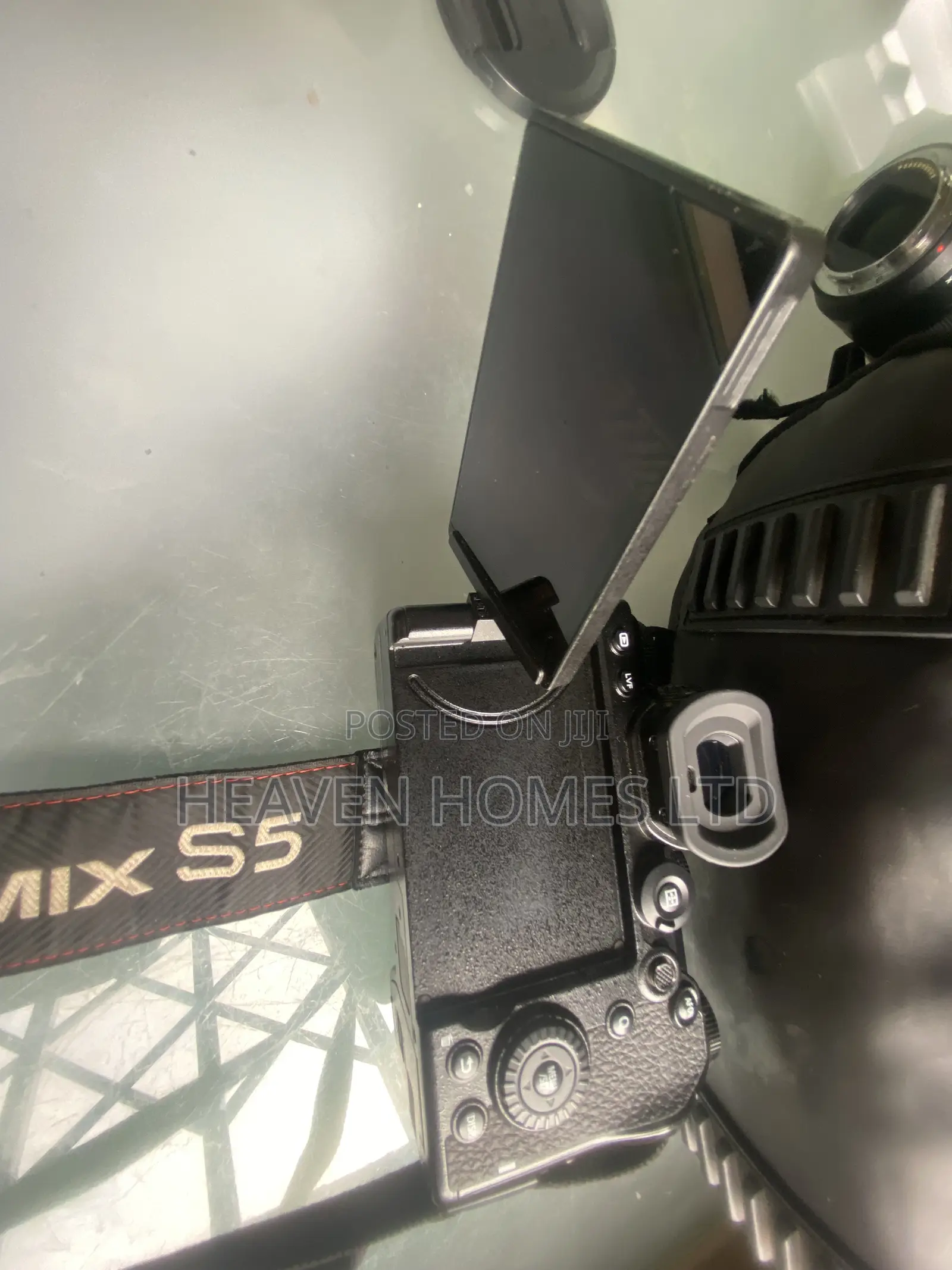 Panasonic Lumix S5 Mirrorless Camera With 20 to 60 Lens