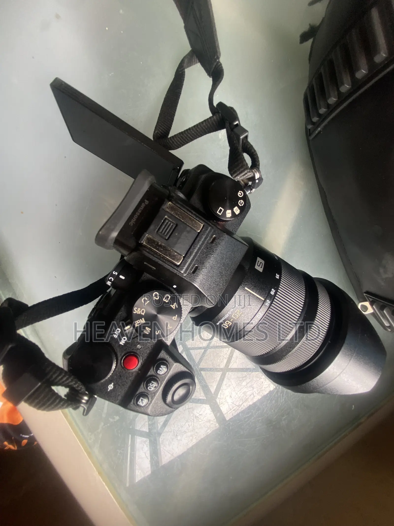 Panasonic Lumix S5 Mirrorless Camera With 20 to 60 Lens