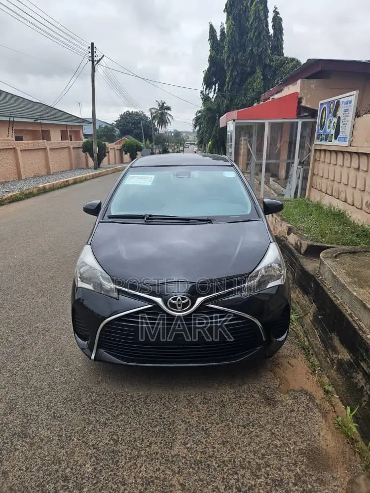 Toyota Yaris 2017 Black