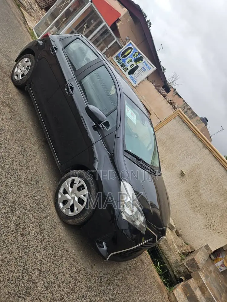 Toyota Yaris 2017 Black