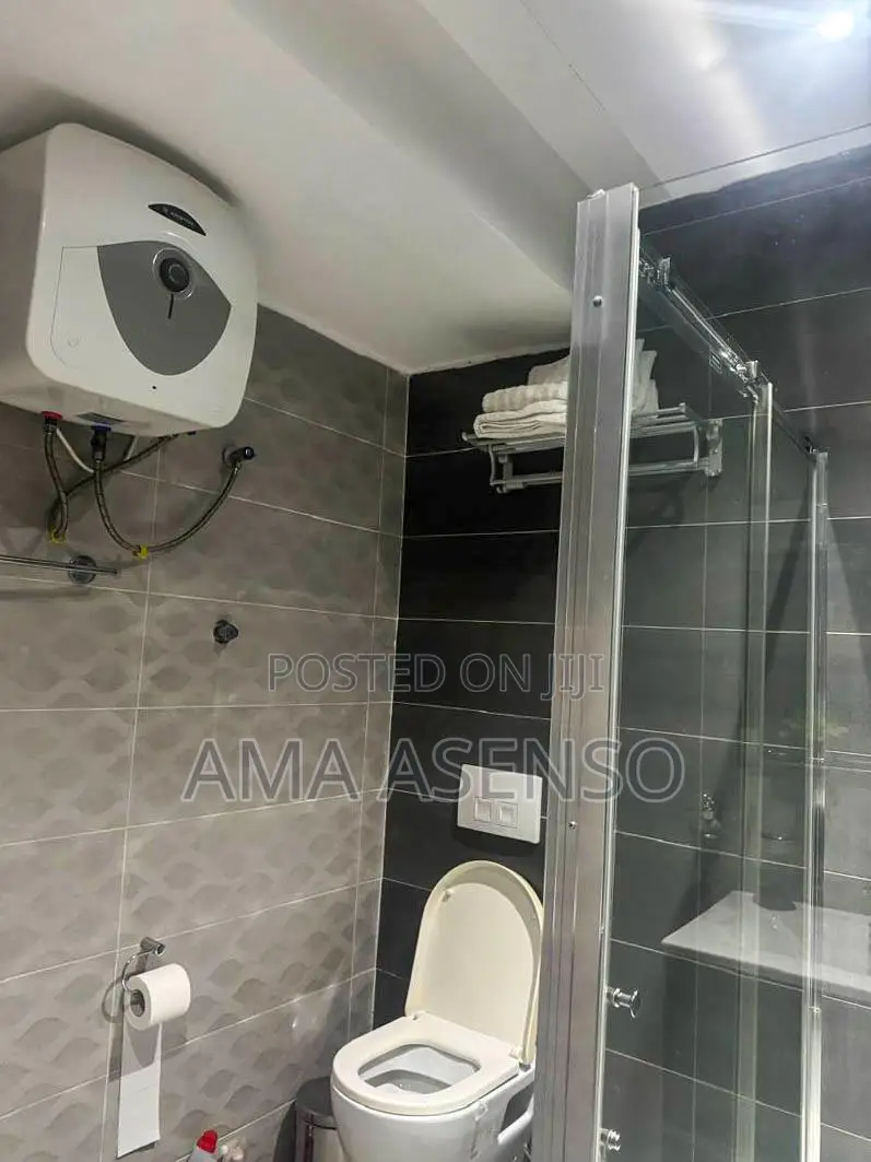 Furnished 3bdrm Apartment in Lindsay Square, School Area for rent