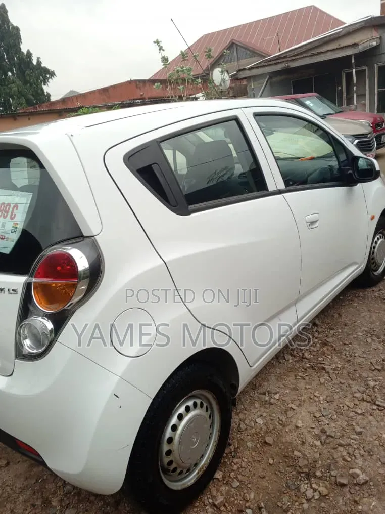 Chevrolet Spark 2011 White