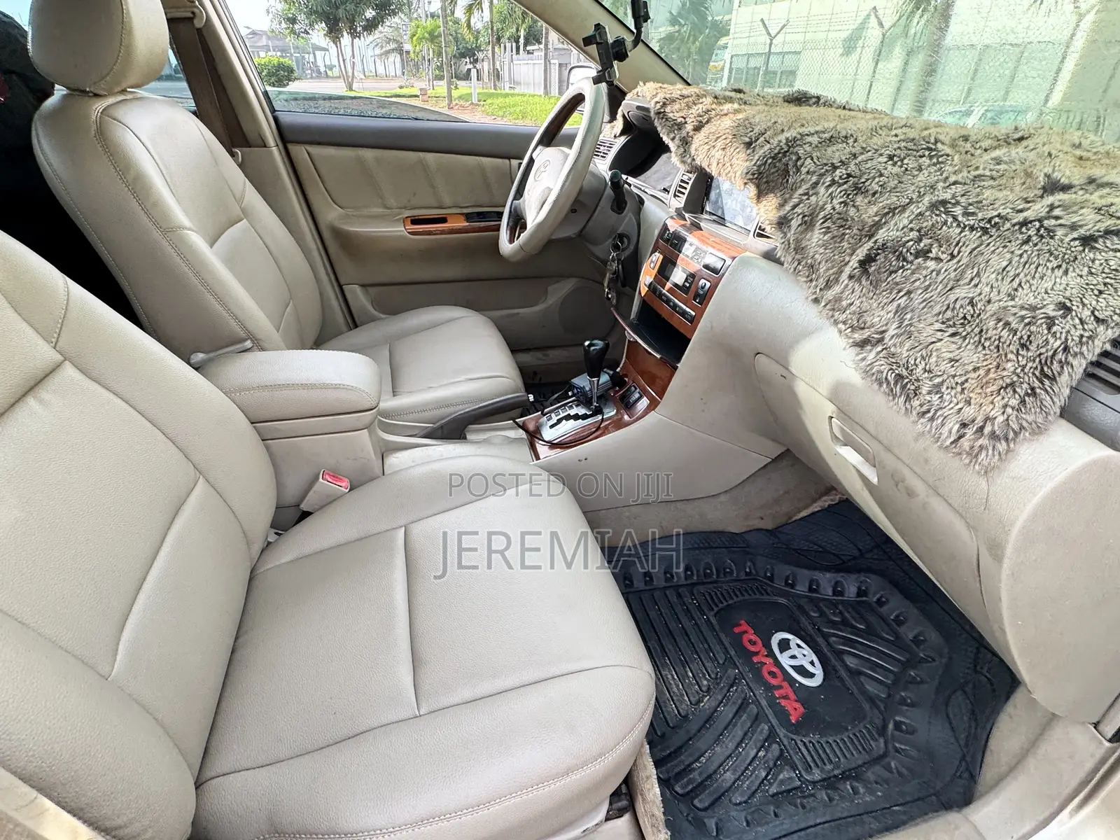 Toyota Corolla 2010 Gold