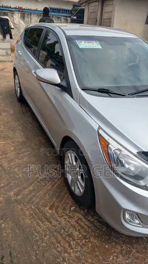 Hyundai Accent SE Hatchback 2017 Silver