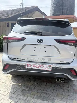 Toyota Highlander XLE AWD 2024 Silver