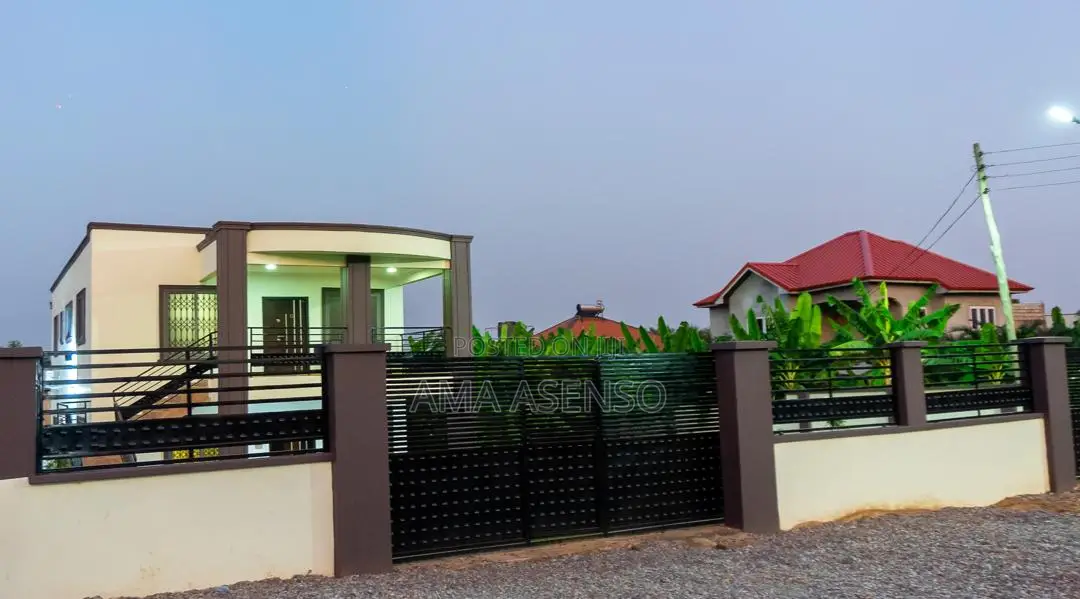 6-Room Storey Building Commercial Property on the Accra–Aburi Highway