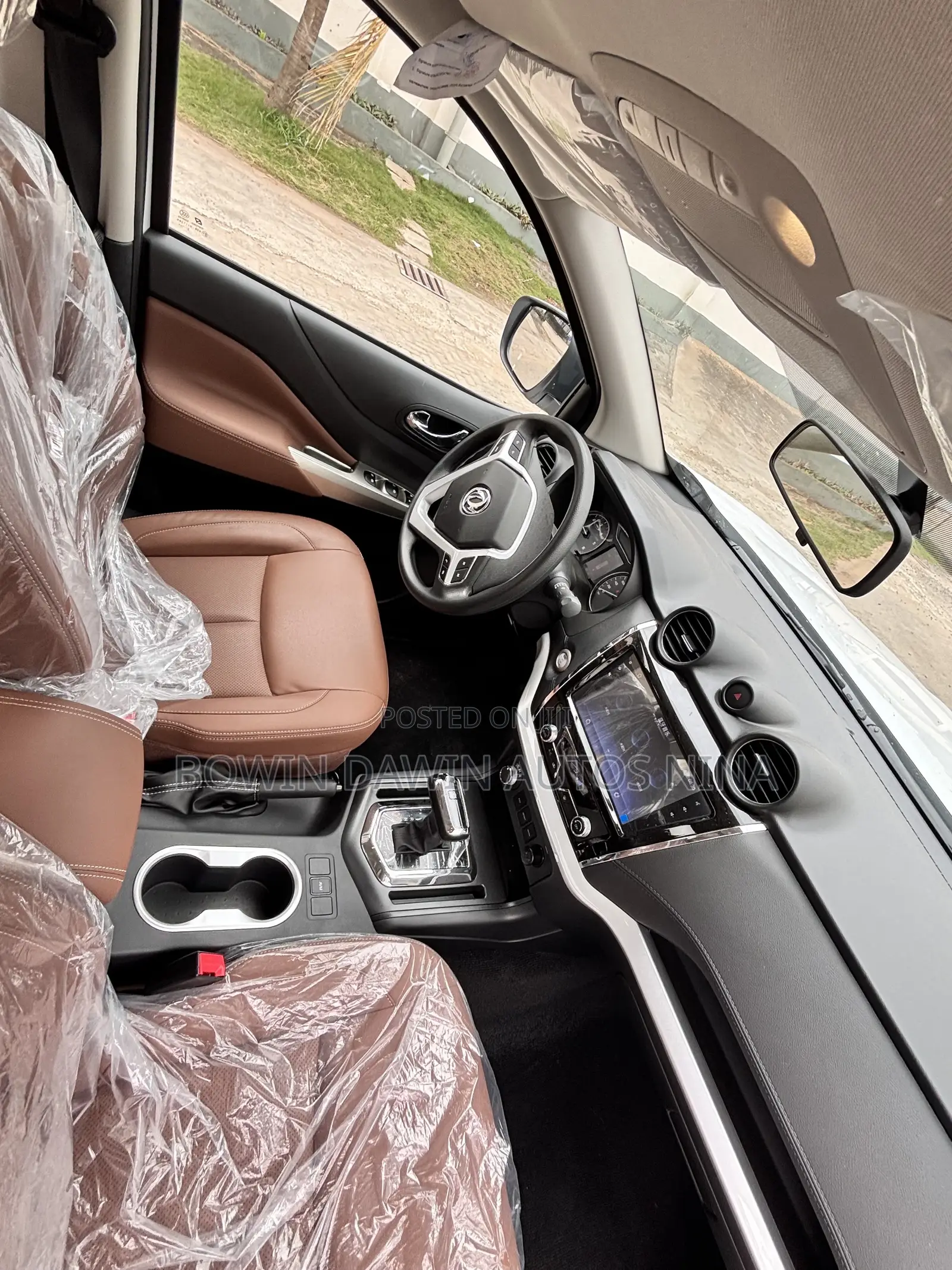 New Nissan Pick-Up 2025 White