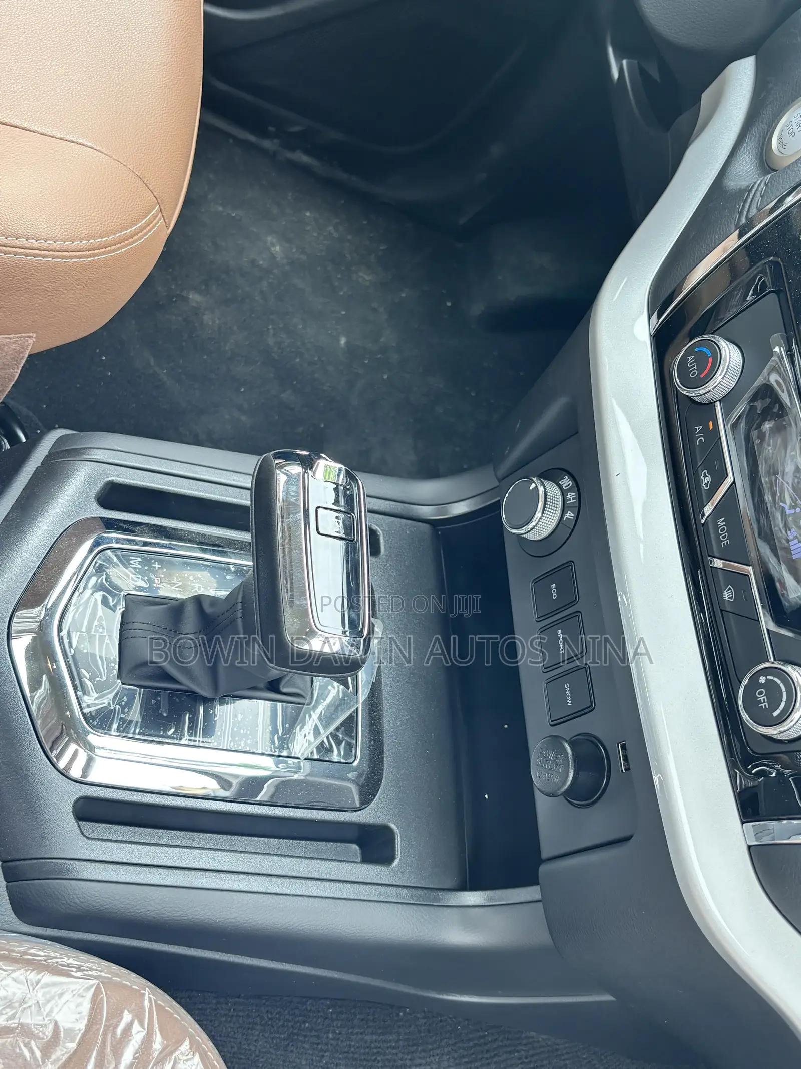 New Nissan Pick-Up 2025 White