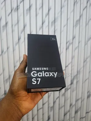 New Samsung Galaxy S7 32 GB Black