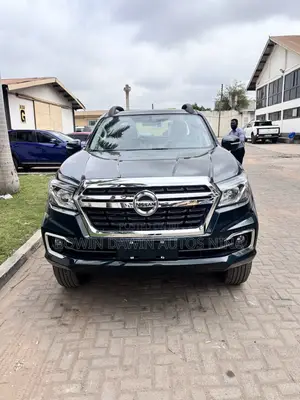 New Nissan Pick-Up 2025 Green