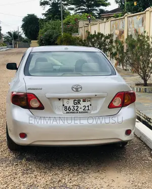 Toyota Corolla 2010 Silver