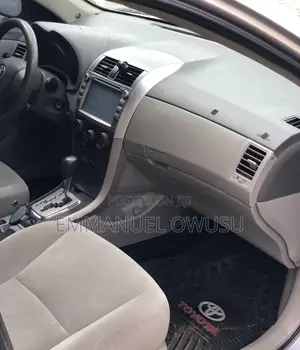 Toyota Corolla 2010 Silver