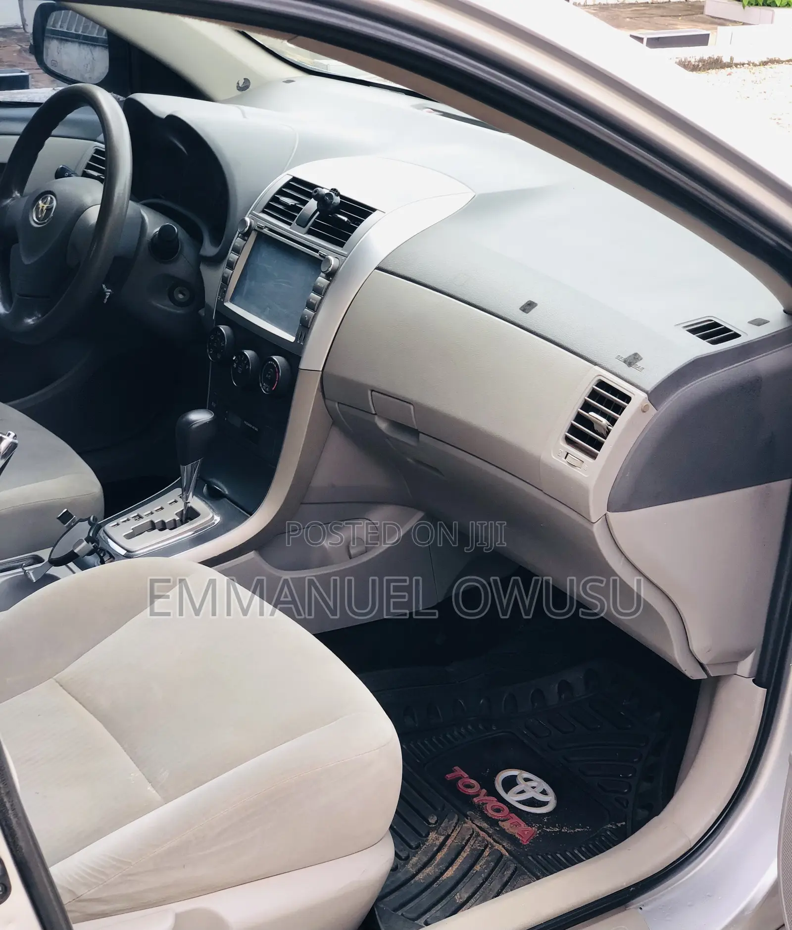 Toyota Corolla 2010 Silver