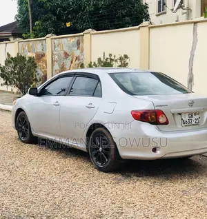 Toyota Corolla 2010 Silver