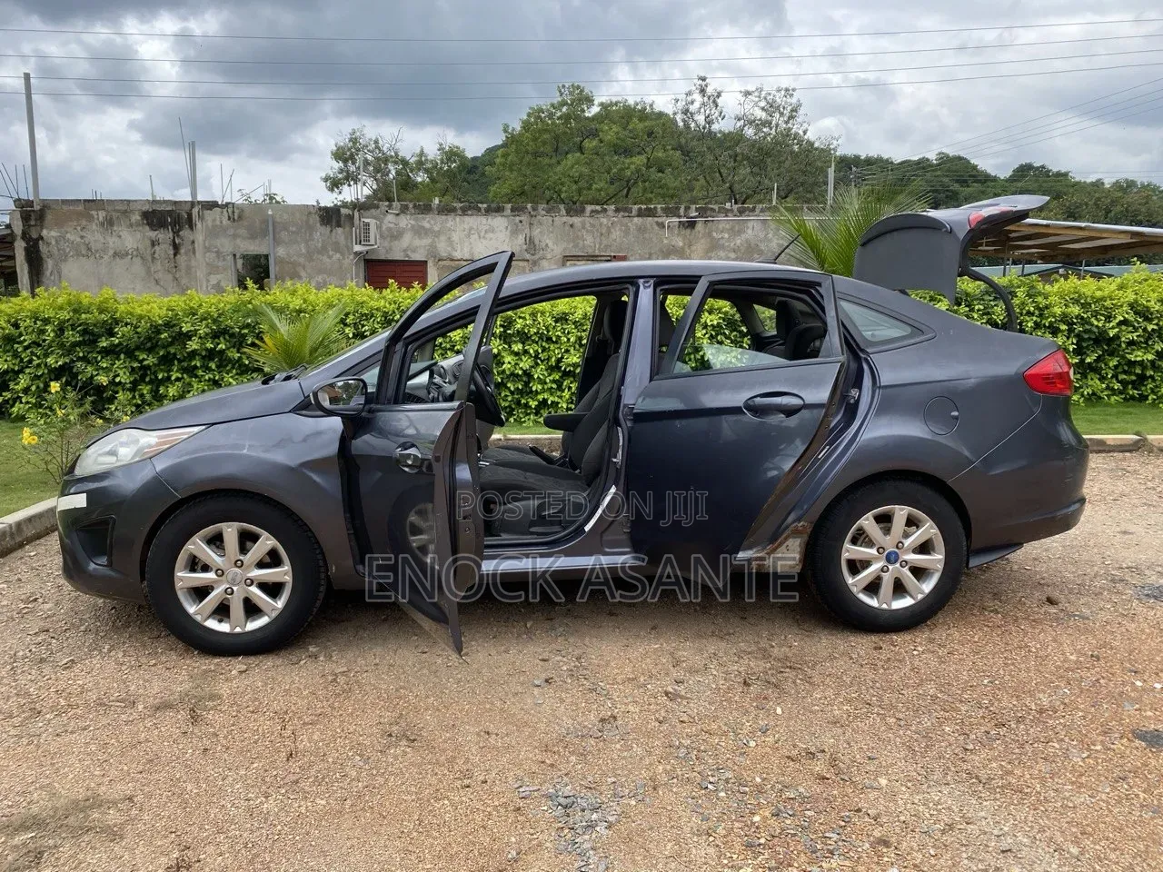 Ford Fiesta SE Sedan 2012 Gray