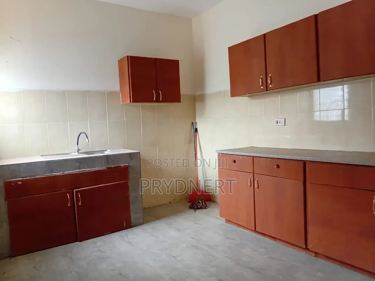 3bdrm House in Devtraco, Tema Metropolitan for rent
