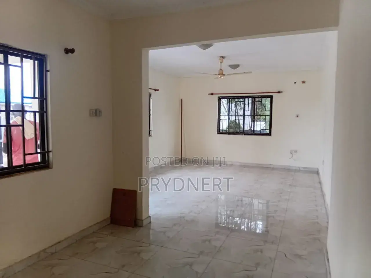 3bdrm House in Devtraco, Tema Metropolitan for rent