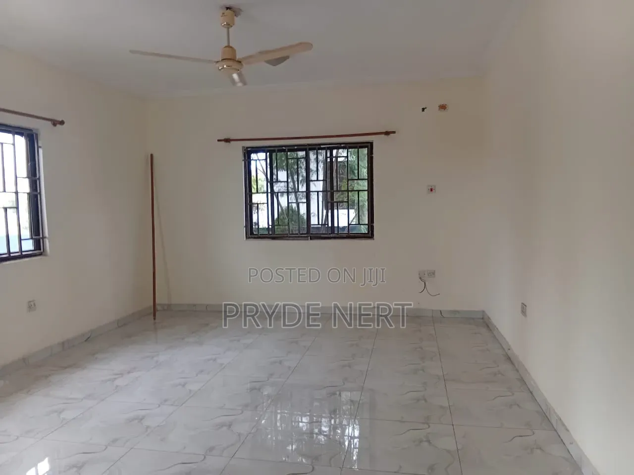 3bdrm House in Devtraco, Tema Metropolitan for rent