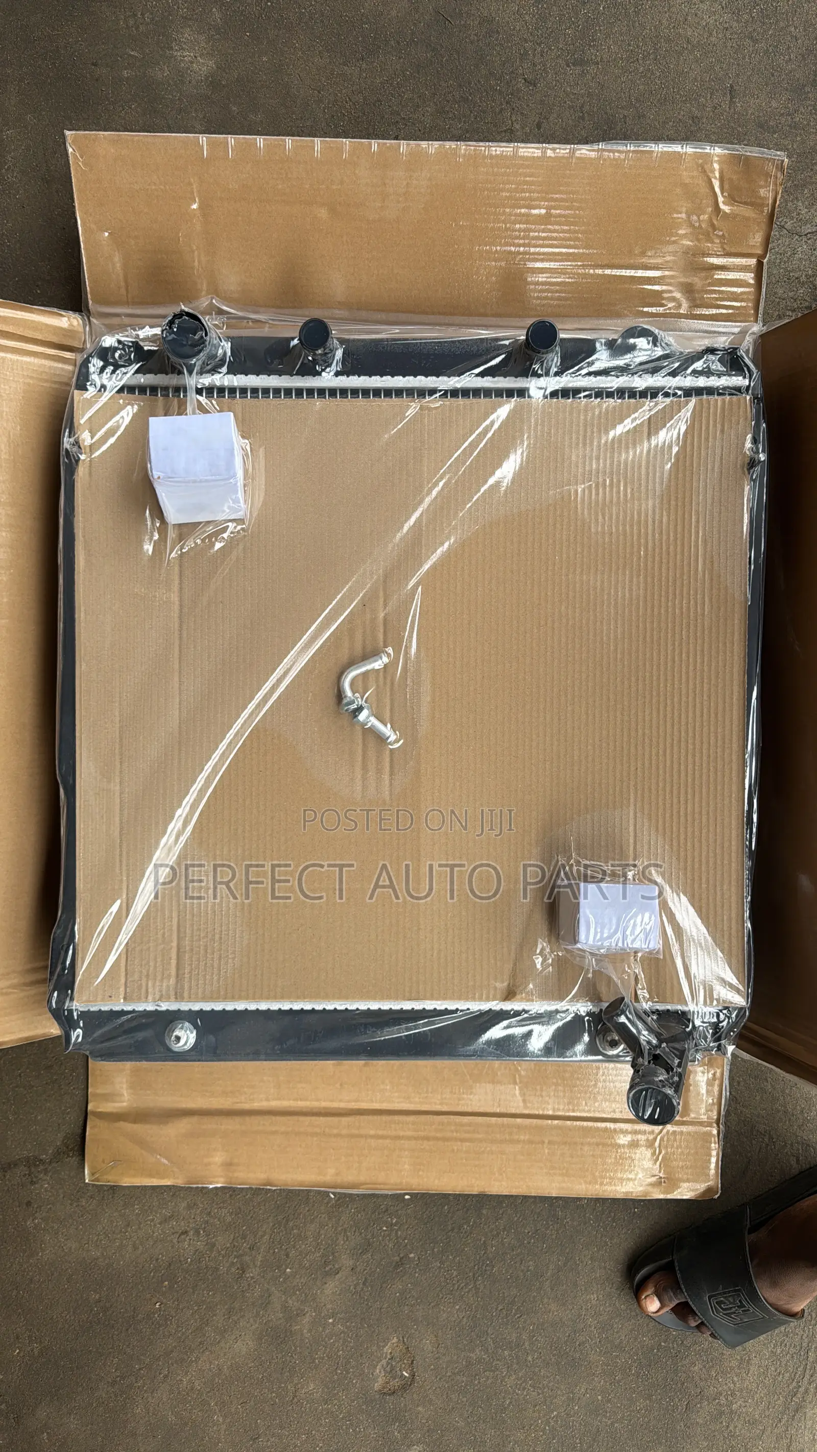 Toyota Coaster Radiator/ Water Tank
