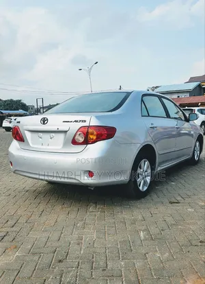 Toyota Corolla 2011 Silver