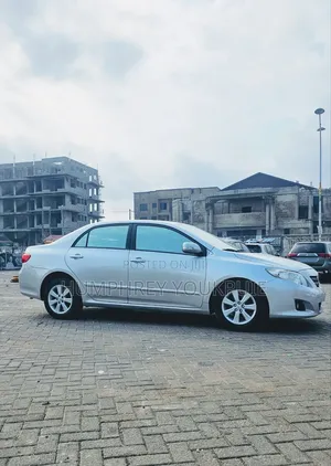 Toyota Corolla 2011 Silver