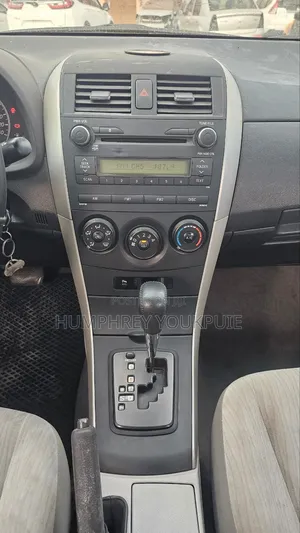 Toyota Corolla 2011 Silver