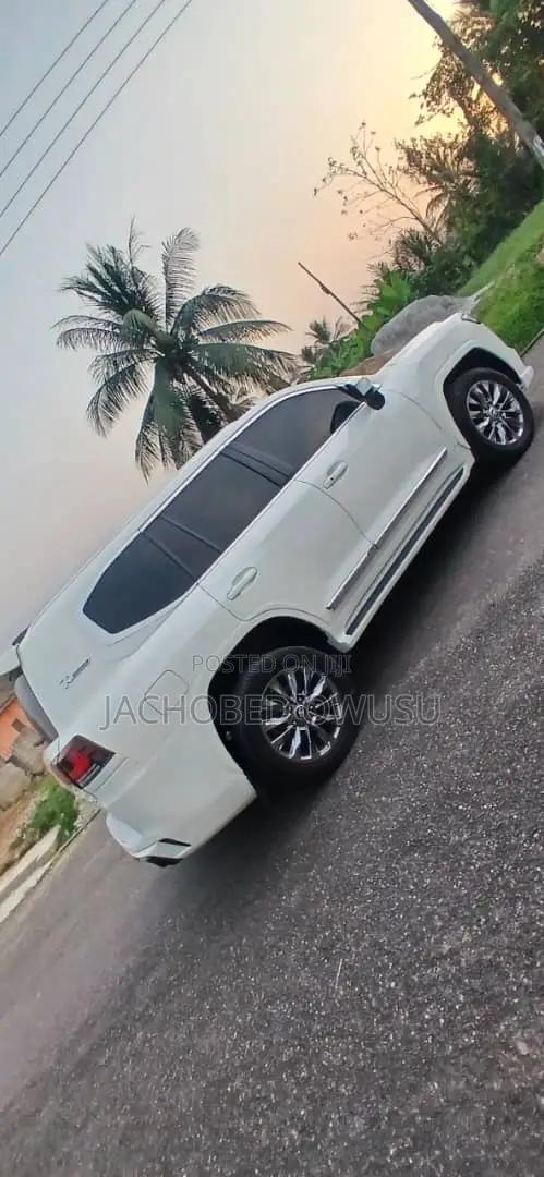 Toyota Land Cruiser 3.5 Petrol 4WD 2021 White