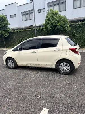 Toyota Vitz 1.3 AWD 5dr 2015 Off white