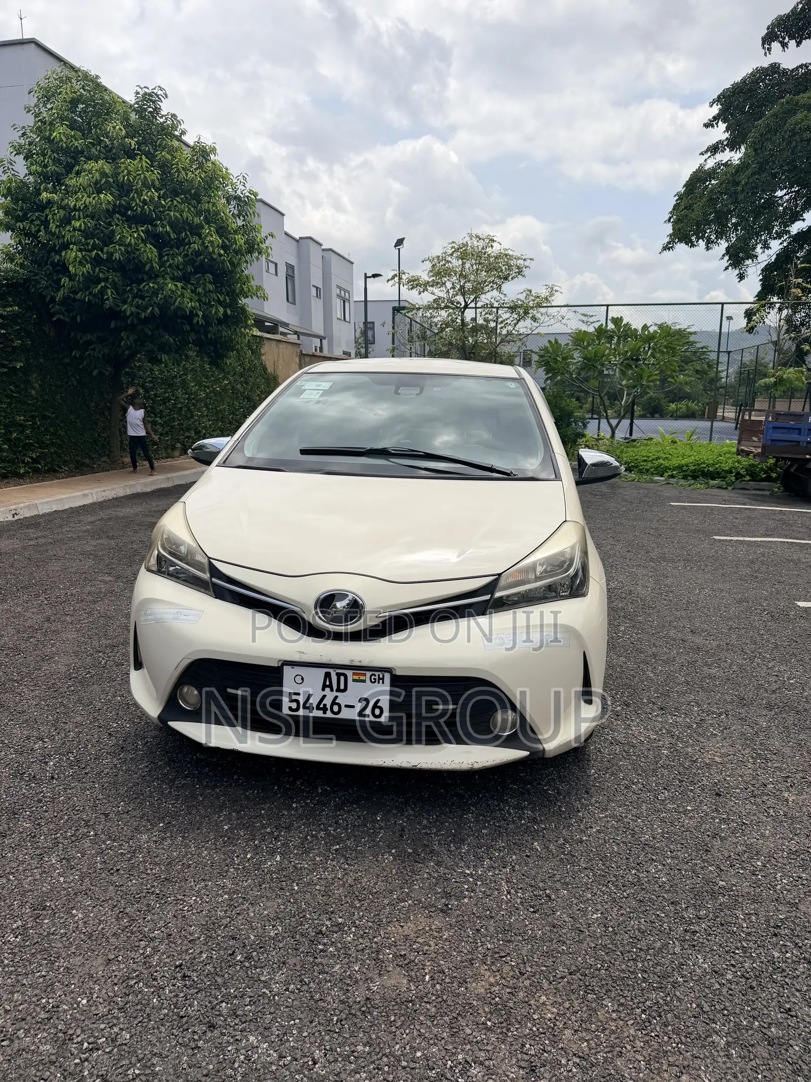 Toyota Vitz 1.3 AWD 5dr 2015 Off white