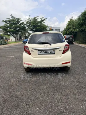 Toyota Vitz 1.3 AWD 5dr 2015 Off white