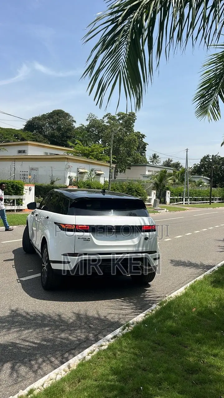 Land Rover Range Rover Evoque R-Dynamic HST 2022 White