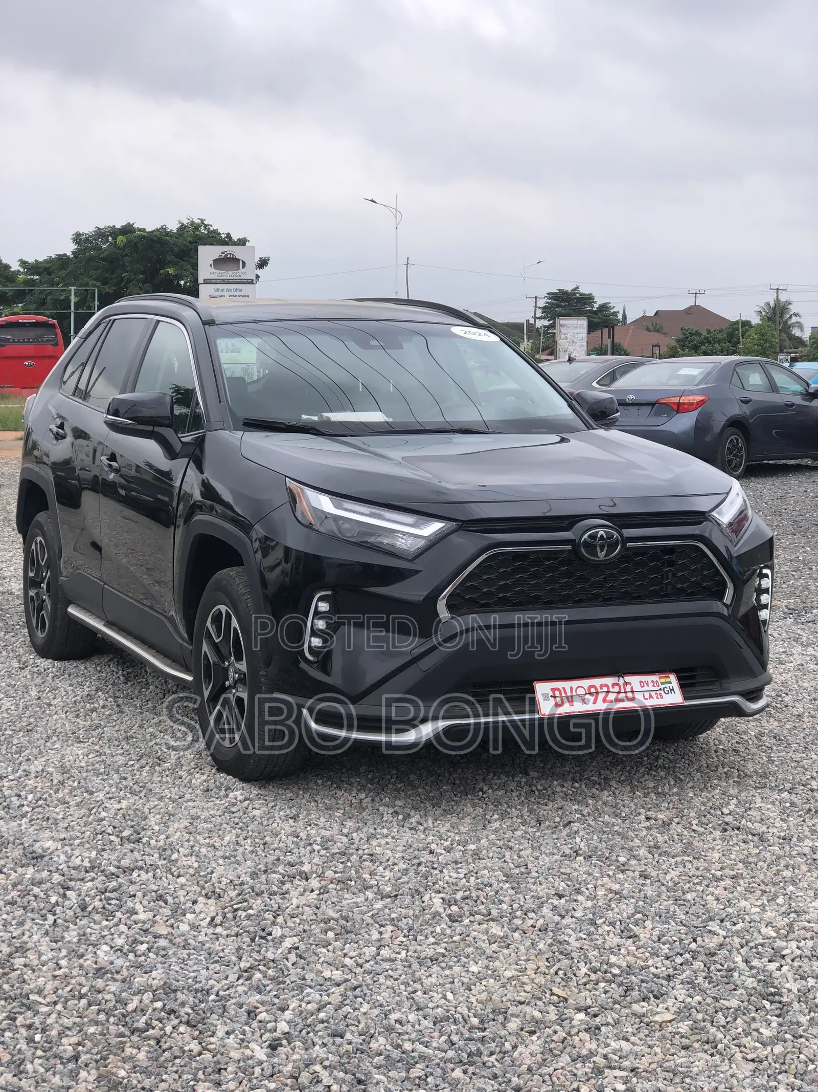 Toyota RAV4 XLE AWD 2024 Black