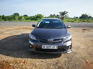 Toyota Corolla S 4dr Sedan (1.8L 4cyl 4A) 2013 Gray