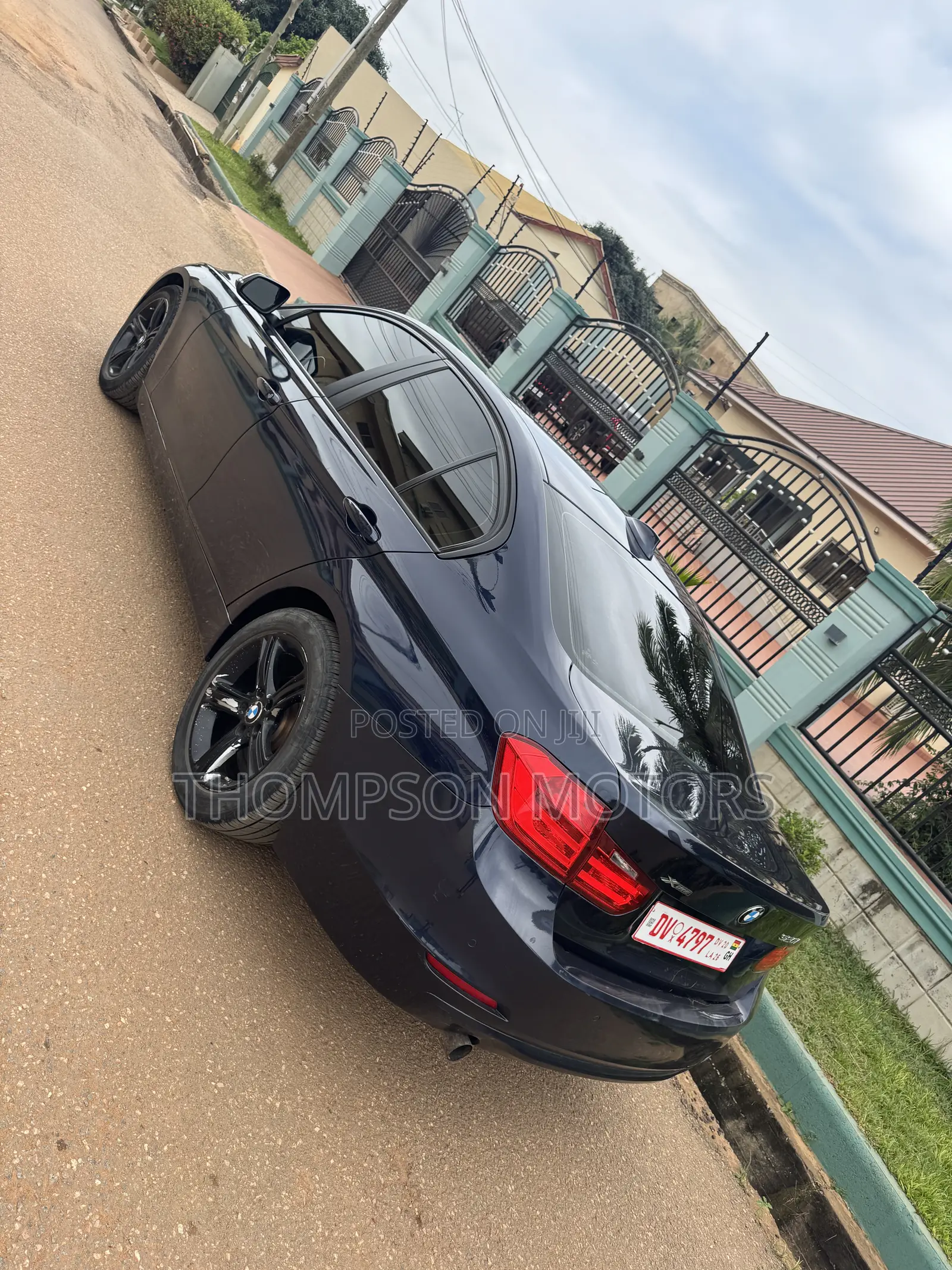 BMW 3 Series 320i RWD 2015 Blue
