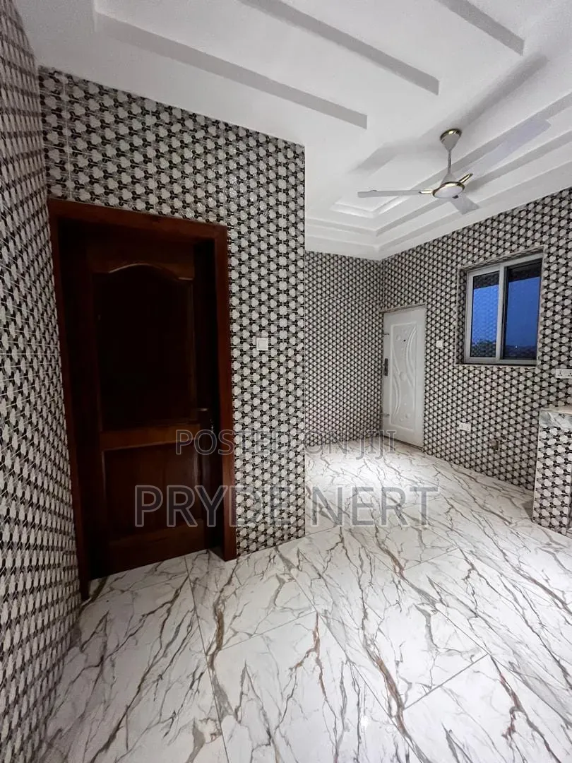 2bdrm Apartment in Hfc, Tema Metropolitan for rent