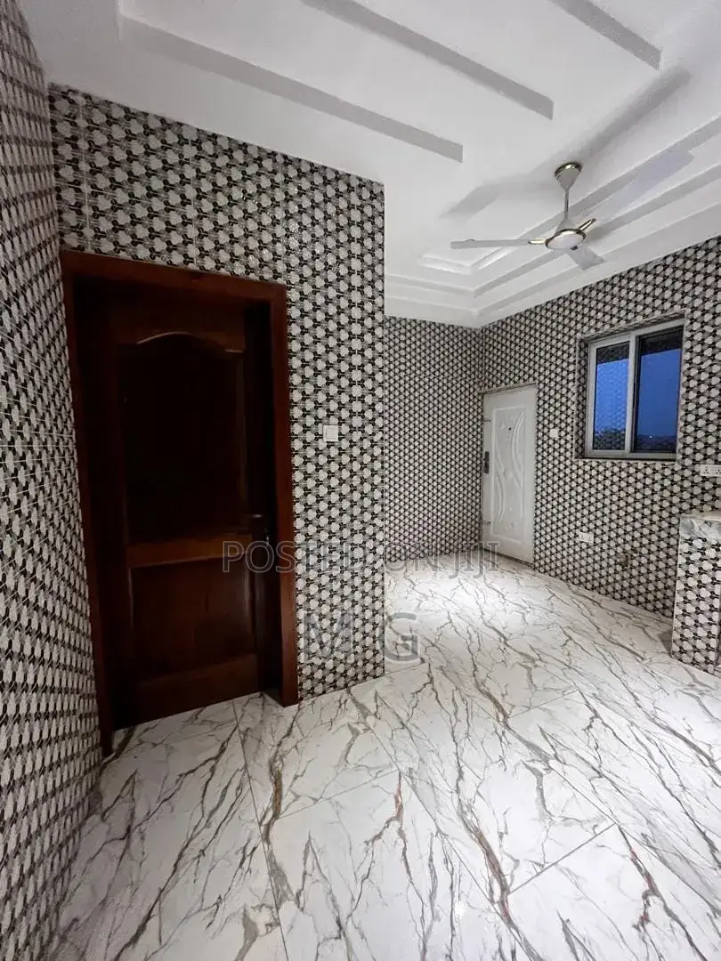 2bdrm Apartment in Hfc, Tema Metropolitan for rent