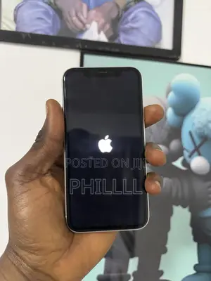 Apple iPhone XR 64 GB White