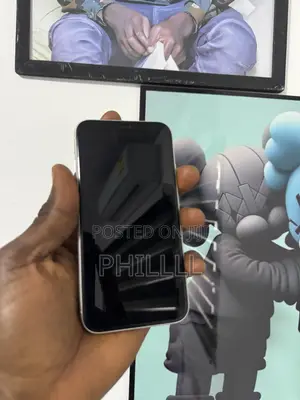 Apple iPhone XR 64 GB White