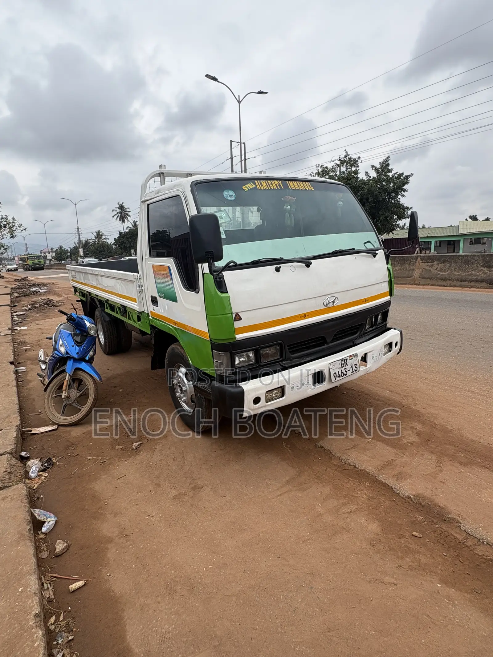 Hyundai Truck 2000 White