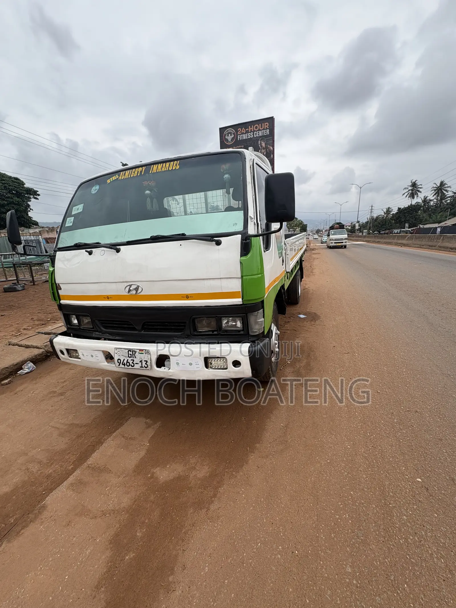 Hyundai Truck 2000 White