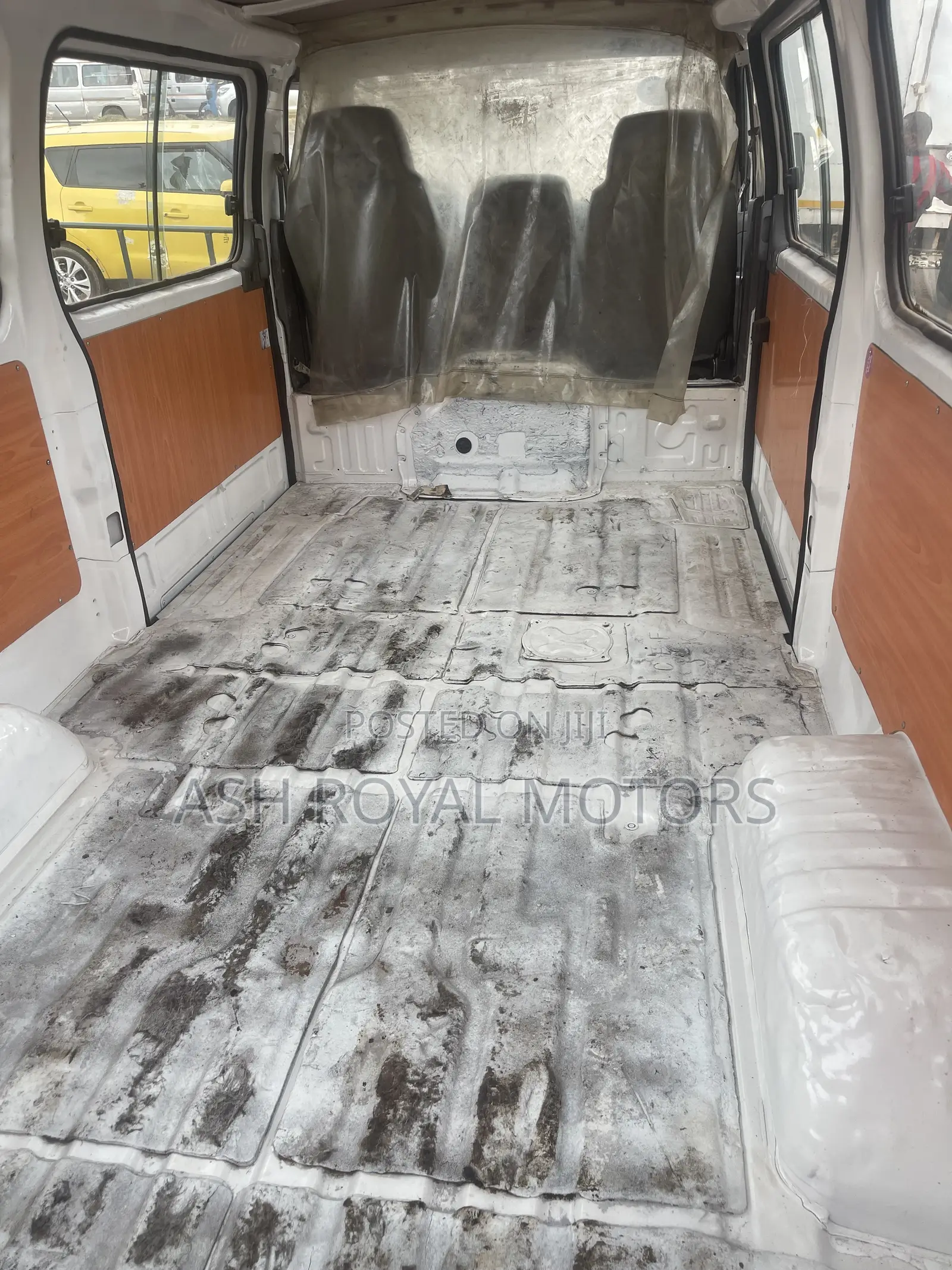 Nissan Caravan (Urvan) 2008 White