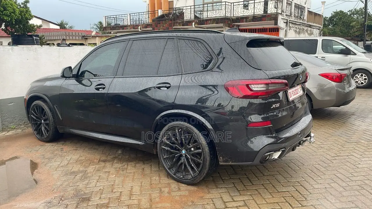 BMW X5 xDrive40i Sports Activity Vehicle 2025 Black