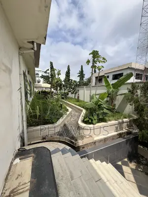 4bdrm House in Airport Residential Area for sale