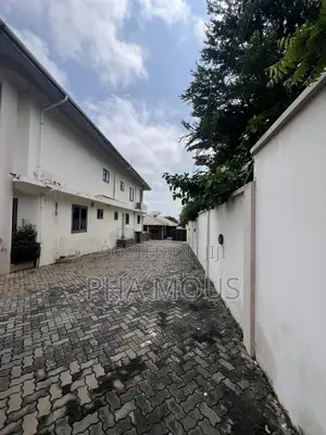 4bdrm House in Airport Residential Area for sale